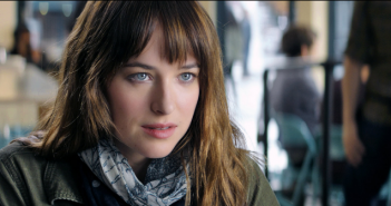 Best-seller estreia no cinema a atriz dakota jonhson no filme cinquenta tons de cinza_versao para web