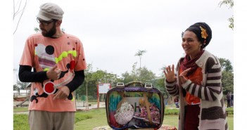 Programação Domingo no Parque Grupo de contação de histórias narram contos para participantes do Domingo no Parque.