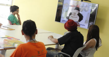 BVL promove Clube de Leitura sobre Mafalda foto do clube de leitura que discutiu malfalda de quino