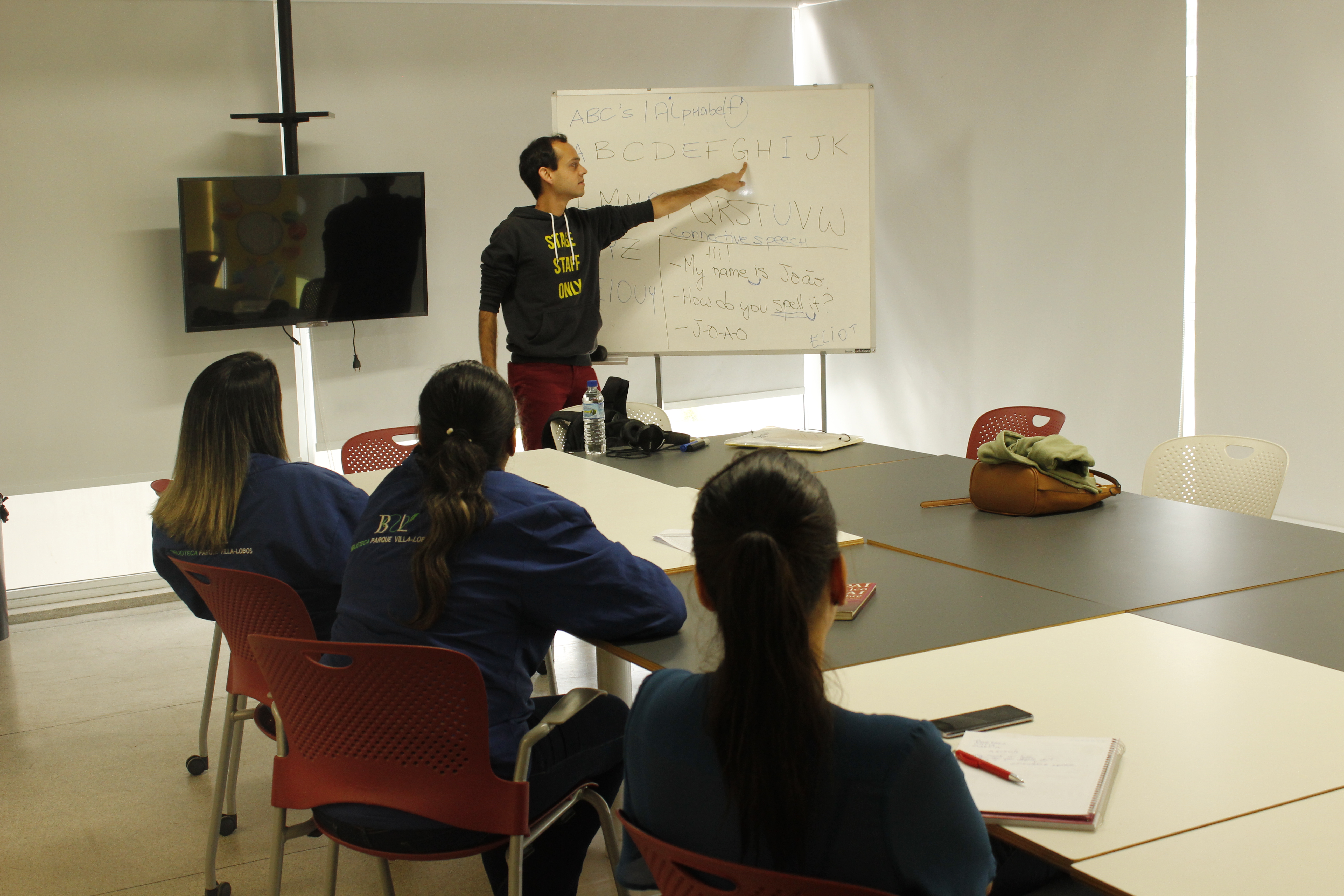 Compartilhando Saberes: Curso Livre de Inglês – Básico