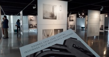 Venha visitar a exposição de fotografias sobre a arquitetura de Kaunas, segunda maior cidade da Lituânia Foto: Equipe SP Leituras.