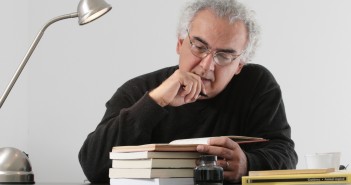 Fim de semana tem bate-papo com Milton Hatoum e muita contação de história Milton Hatoum. Foto: Marcos Alves.