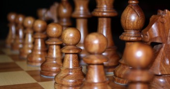 Xadrez: o que não falta é opção para jogar virtualmente chess-836784_960_720