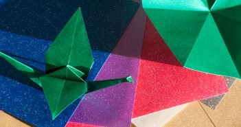 Aprenda a fazer origamis e divirta-se criando com papel tsuru