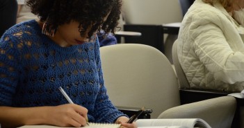 Participe do nosso curso online de redação para o ENEM Curso ajuda a preparar os alunos para a redação do Enem. Foto: Equipe SP Leituras