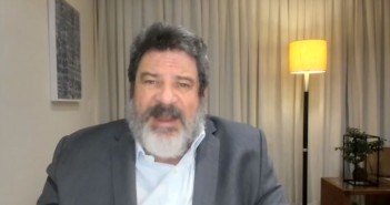 Mario Sergio Cortella participa de campanha de doação de máscaras Foto: Reprodução.
