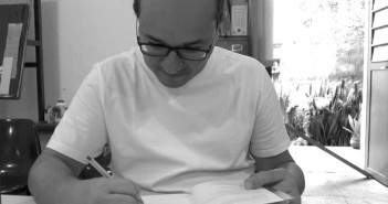 Participe de nossa oficina de poesia e de conversa sobre negritude LGBTQIA+ Tarso de Melo. Foto: Divulgação.